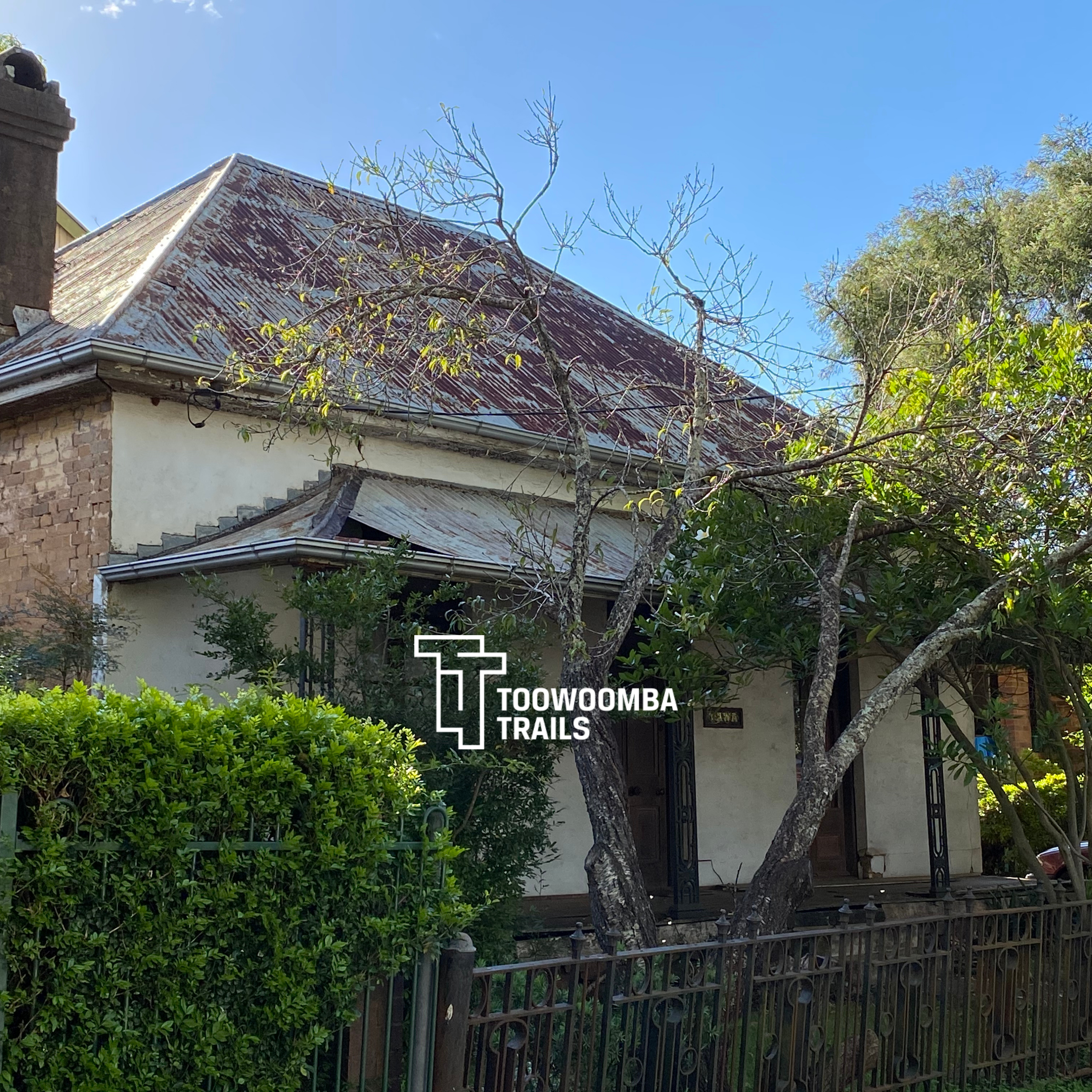 Grand Homes & Cottages of the Mort Estate